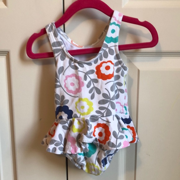 Mini Boden matching swimsuit, cover up and hat - Picture 2 of 7